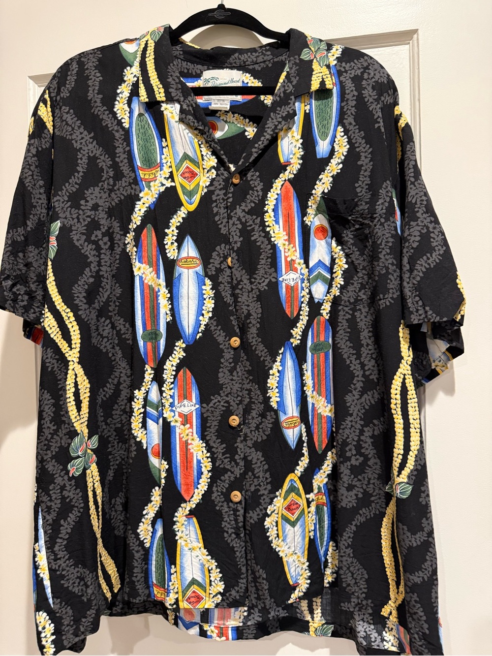 Black Surfboard Print Short-Sleeve Men's Shirt